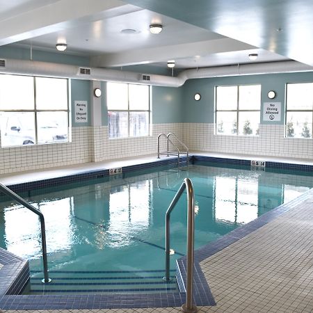 Holiday Inn Express Golden-Kicking Horse By Ihg Esterno foto