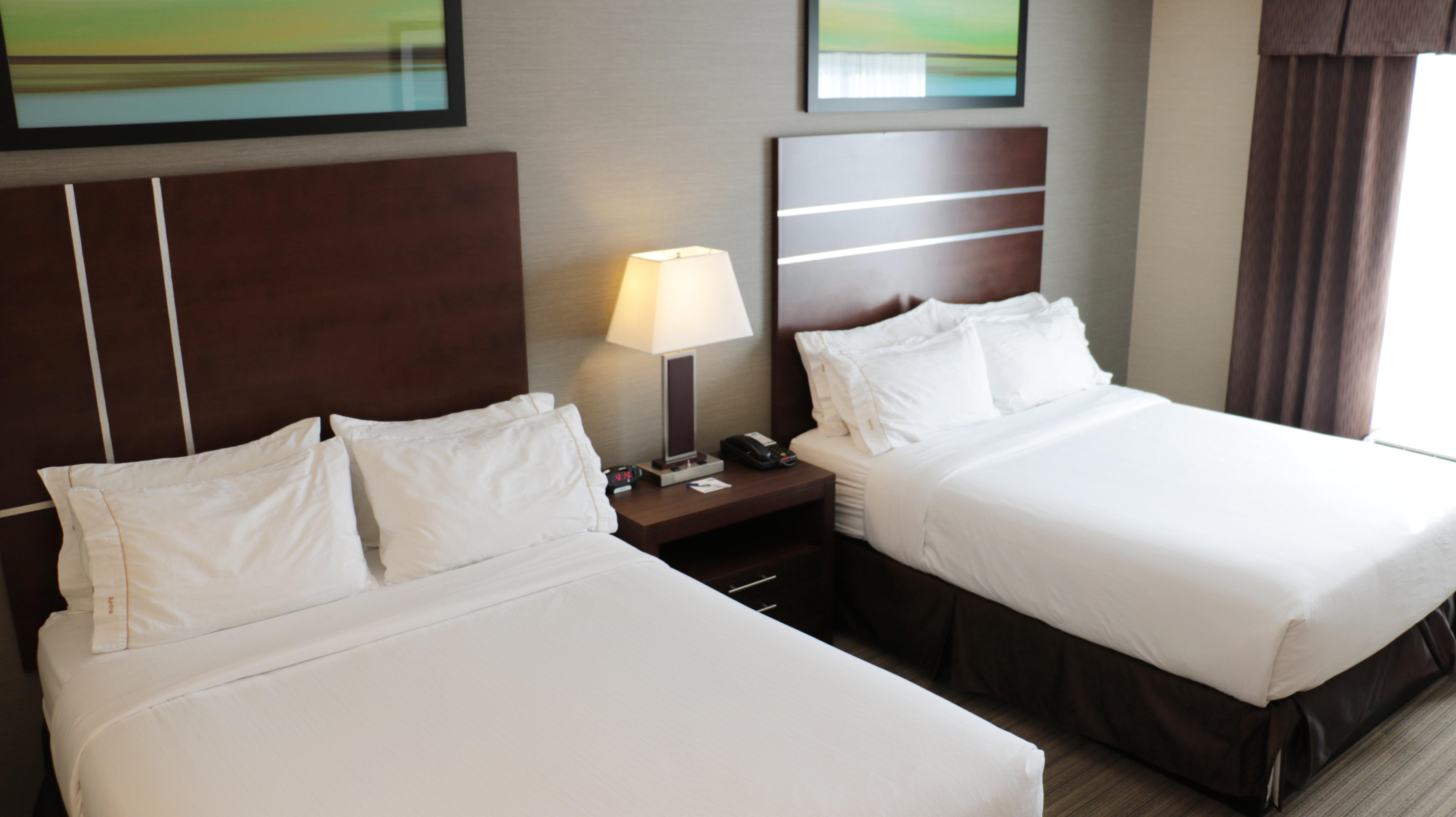 Holiday Inn Express Golden-Kicking Horse By Ihg Esterno foto