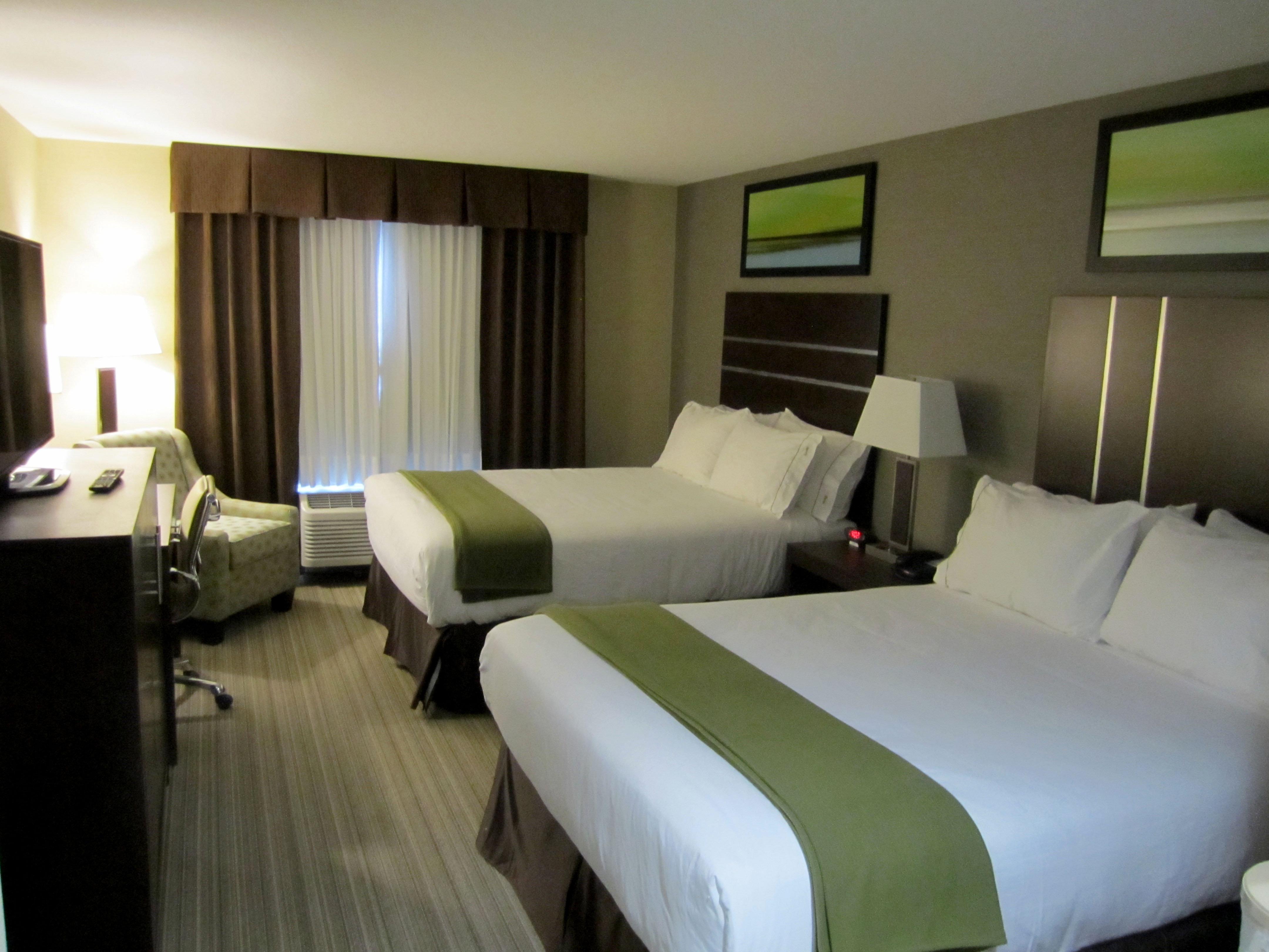 Holiday Inn Express Golden-Kicking Horse By Ihg Esterno foto