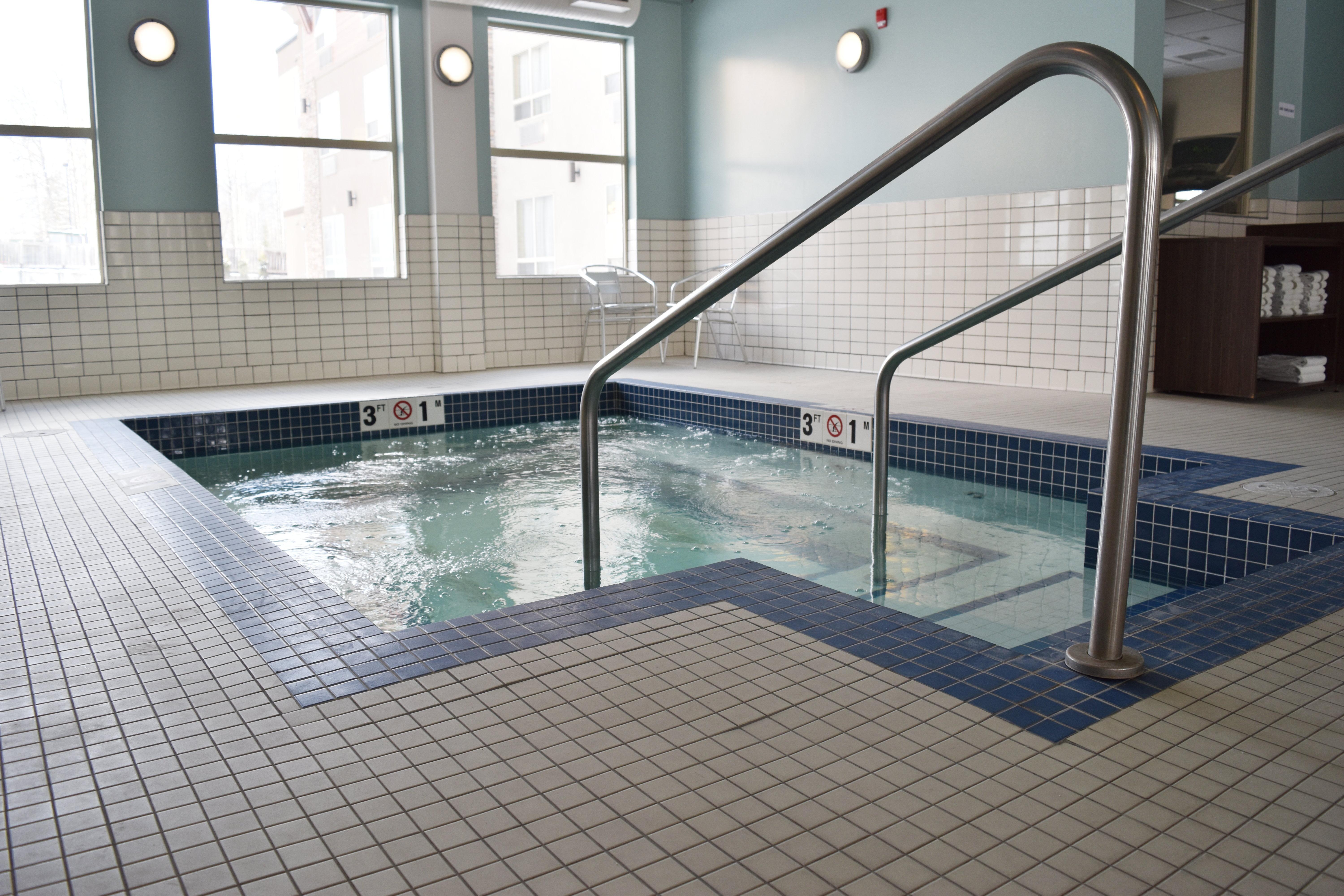 Holiday Inn Express Golden-Kicking Horse By Ihg Esterno foto